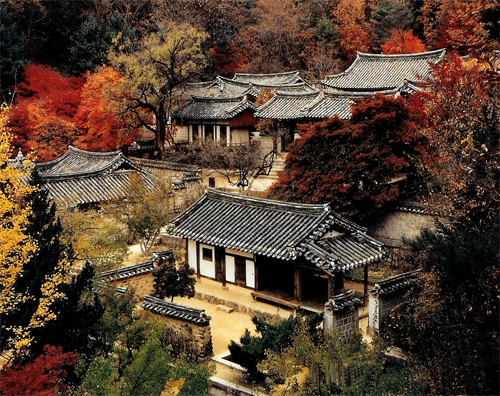 The Dosan Seowon traditional Confucian academy founded by Toegye Yi Hwang (W5000 note)